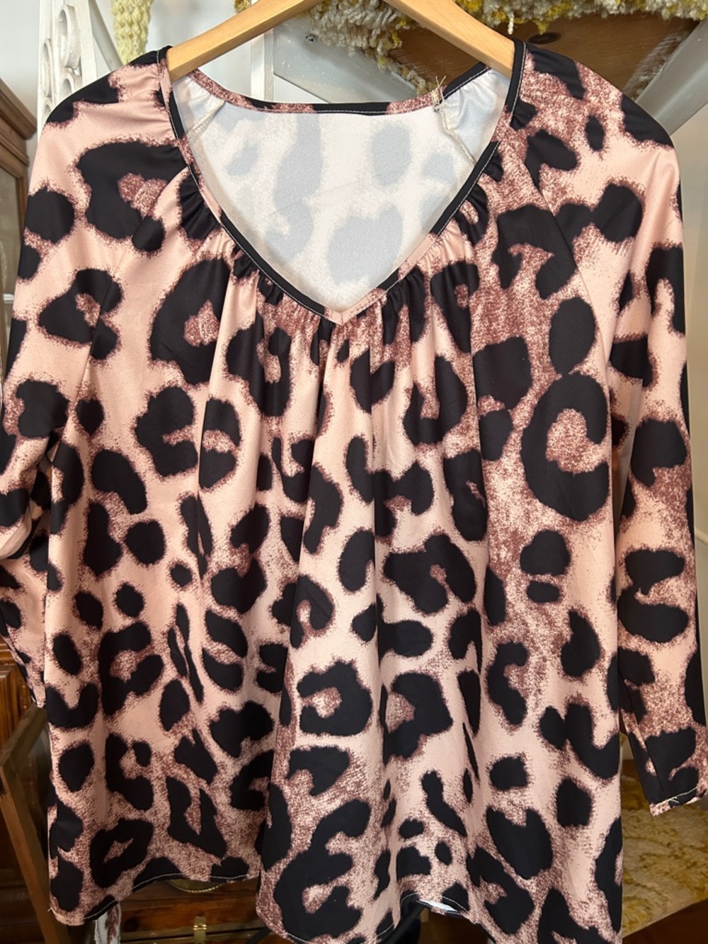 SHEIN Pink Leopard Print V-Neck Long Sleeve Top
